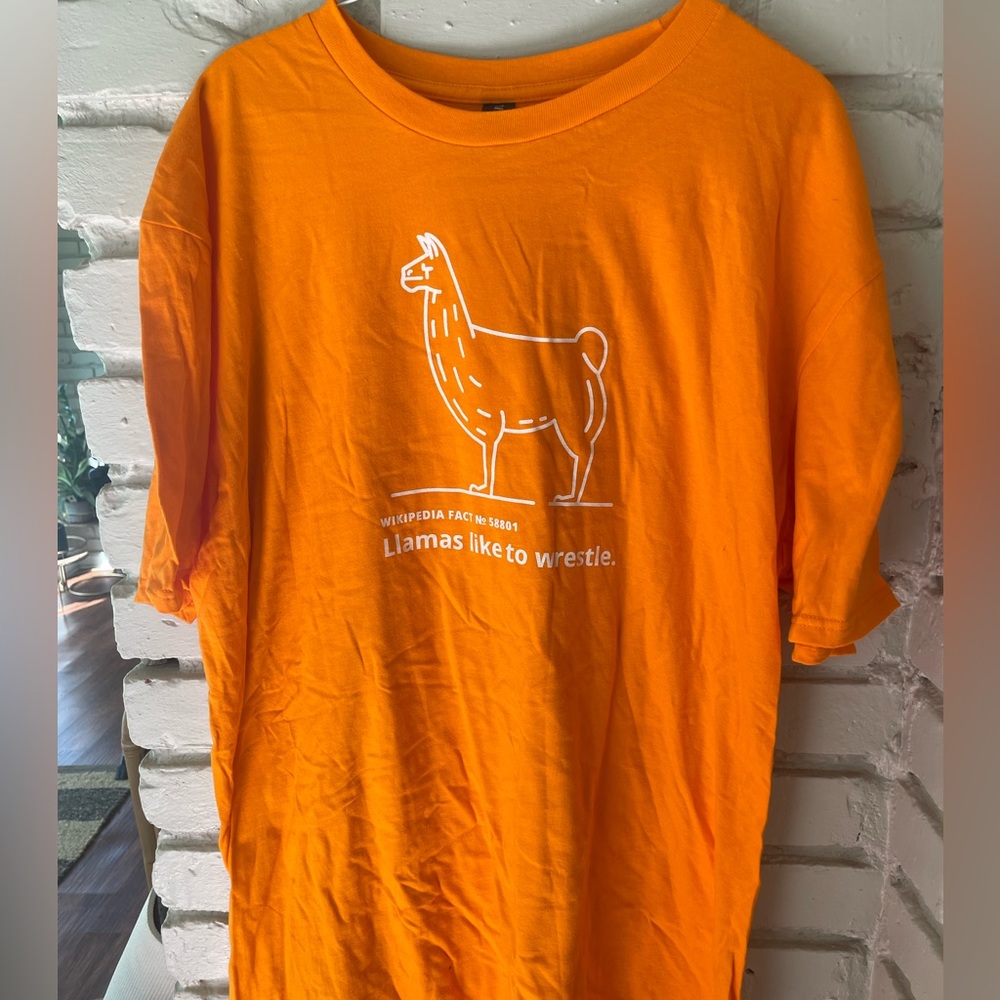 NWOT Wikipedia Facts Men’s Llama Shirt Size XL